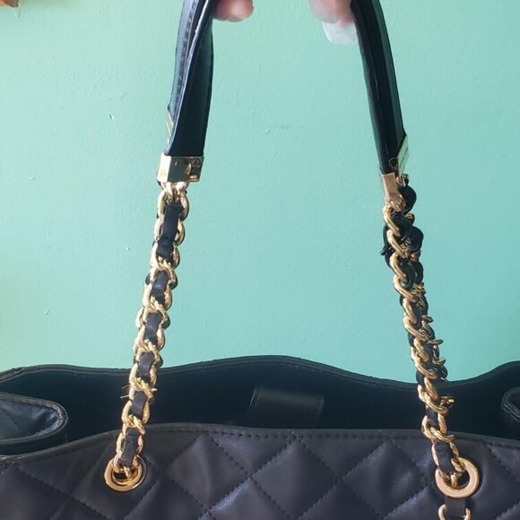 Michael Kors Susannah Large Quilted Black Tote Bag - Picture 6 of 16